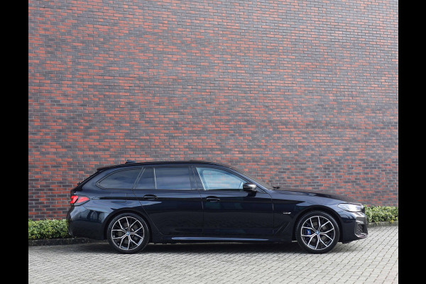 BMW 5 Serie Touring 530e xDrive | Pano - Trekhaak - HUD