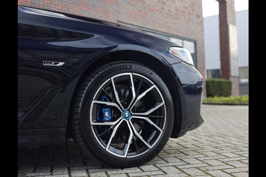 BMW 5 Serie Touring 530e xDrive | Pano - Trekhaak - HUD