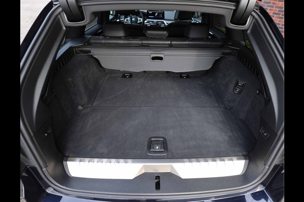BMW 5 Serie Touring 530e xDrive | Pano - Trekhaak - HUD