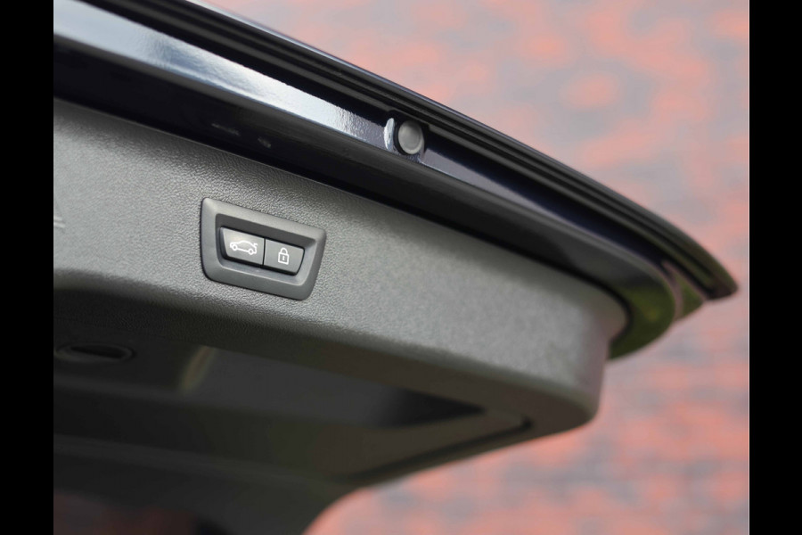 BMW 5 Serie Touring 530e xDrive | Pano - Trekhaak - HUD