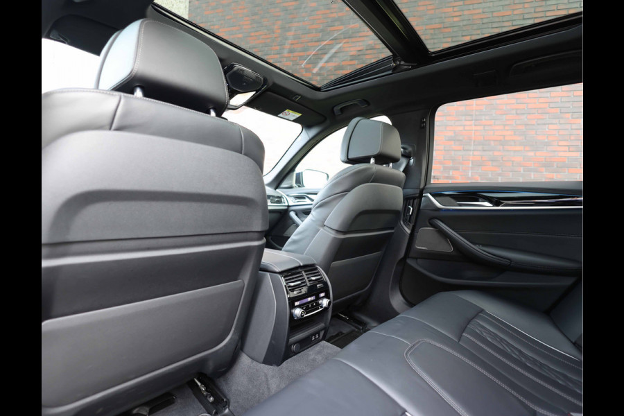 BMW 5 Serie Touring 530e xDrive | Pano - Trekhaak - HUD