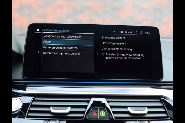 BMW 5 Serie Touring 530e xDrive | Pano - Trekhaak - HUD