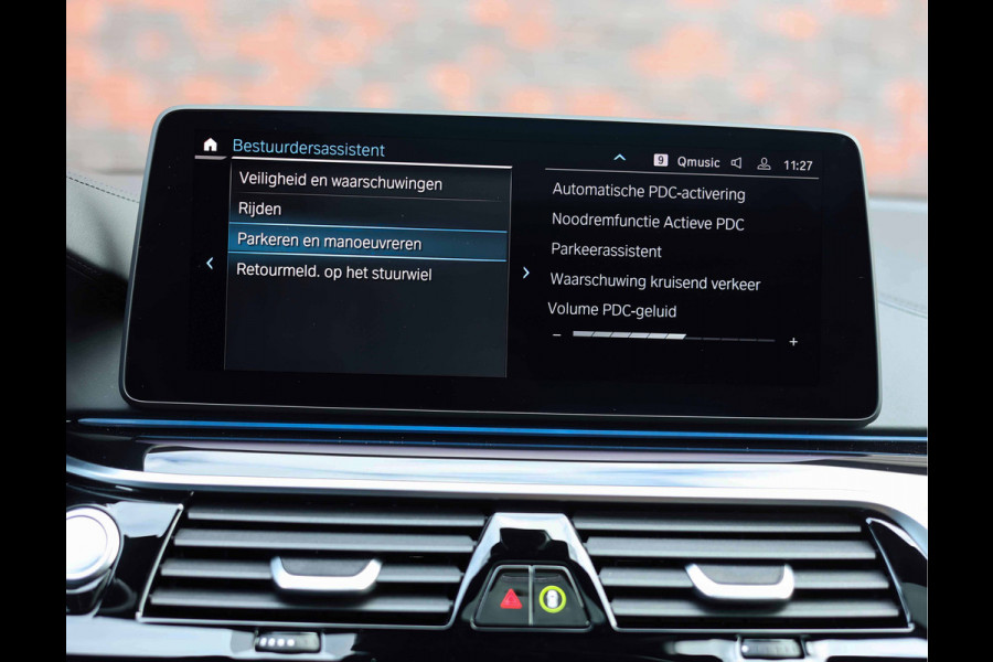 BMW 5 Serie Touring 530e xDrive | Pano - Trekhaak - HUD