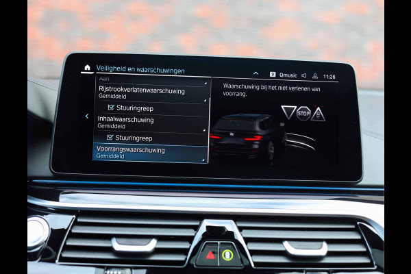 BMW 5 Serie Touring 530e xDrive | Pano - Trekhaak - HUD