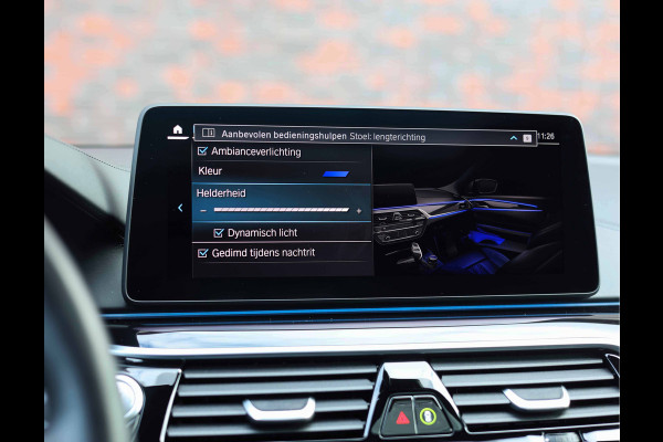 BMW 5 Serie Touring 530e xDrive | Pano - Trekhaak - HUD