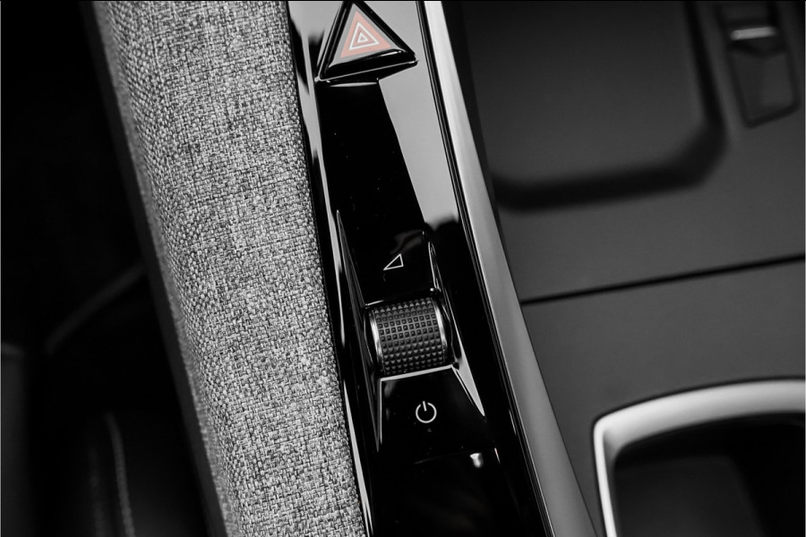 Peugeot E-3008 GT Avantage 210 73 kWh Warmtepomp Stuur & Stoelverw Leder