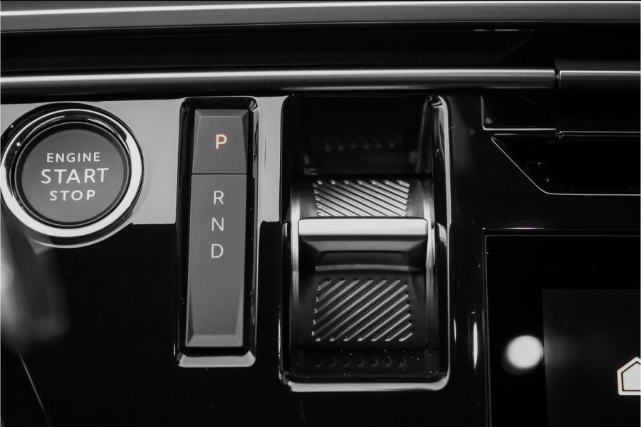 Peugeot E-3008 GT Avantage 210 73 kWh Warmtepomp Stuur & Stoelverw Leder