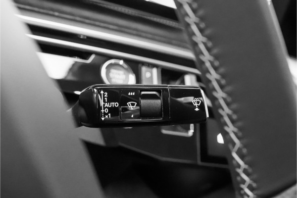 Peugeot E-3008 GT Avantage 210 73 kWh Warmtepomp Stuur & Stoelverw Leder