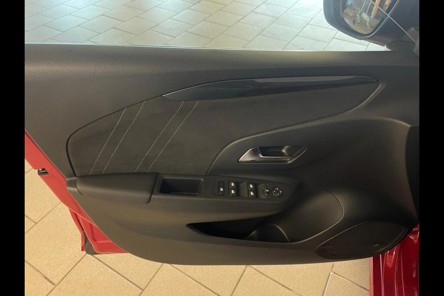 Opel Corsa 1.2 Turbo Ultimate 130PK AUTOMAAT PANO AIRCO NAVI CRUISE BLUETOOTH STOELVERW CAM PDC VELGEN PRIVACYGLAS NIEUWSTAAT