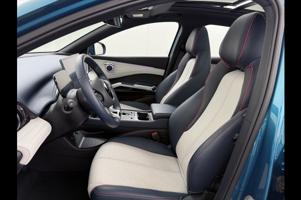 BYD ATTO 3 62kWh 204pk Design Pano-dak Leer+Elektr.Verst. Warmtepomp Adaptieve Cruise 360°Camera Apple Carplay Android Auto Elektr.Achterkl SOH 94% Verkeersbord detectie WiFi DAB Led Rijstrooksensor Keyless Smartphone Entry Fabrieksgarantie tot 12-12-2030/150.000km Garantie Op de LFP Accu tot 20-12-2030/200.000km €44.000,- Nieuw!