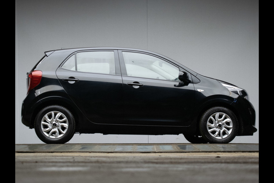 Kia Picanto 1.0 CVVT ComfortPlusLine Navigator Sport (APPLE CARPLAY,NAVI,CAMERA,CRUISE,ELEKTRISCH PAKKET,SPORTSTOELEN,LM VELGEN)