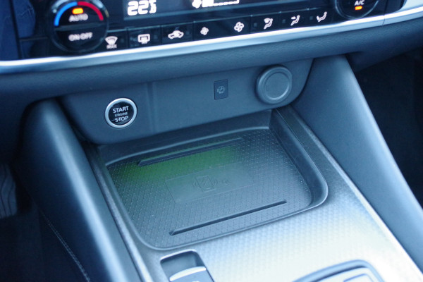 Nissan QASHQAI 1.3 MHEV Xtronic Automaat N-Connecta, Panoramadak, Carplay, Sfeerverlichting