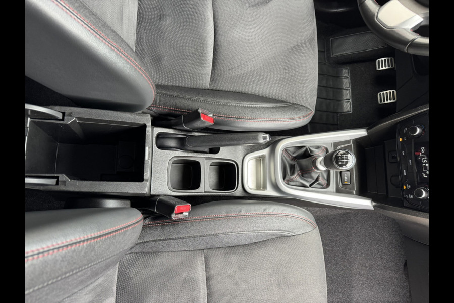 Suzuki Vitara 1.4 S Adaptive cruise Climate control Stoelverwarming LED Apple / Android Navigatie Achteruitrijcamera