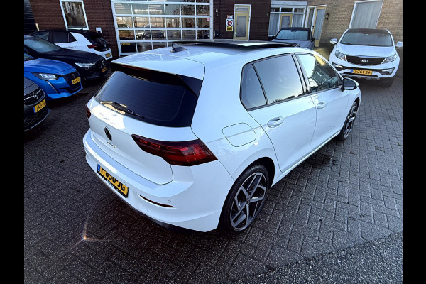 Volkswagen Golf 1.5 TSI Life Panoramadak, 18''Lmv, IQ Light, Winterpakket