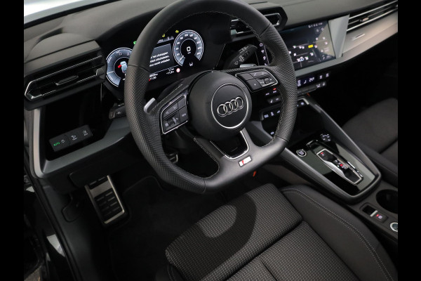 Audi A3 Sportback 40 TFSI e S edition 204 pk S-tronic | Verlengde garantie | Navigatie | Parkeersensoren (Park assist) | Achteruitrijcamera | Stoelverwarming | S-Line |