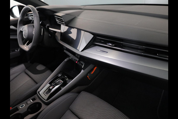 Audi A3 Sportback 40 TFSI e S edition 204 pk S-tronic | Verlengde garantie | Navigatie | Parkeersensoren (Park assist) | Achteruitrijcamera | Stoelverwarming | S-Line |