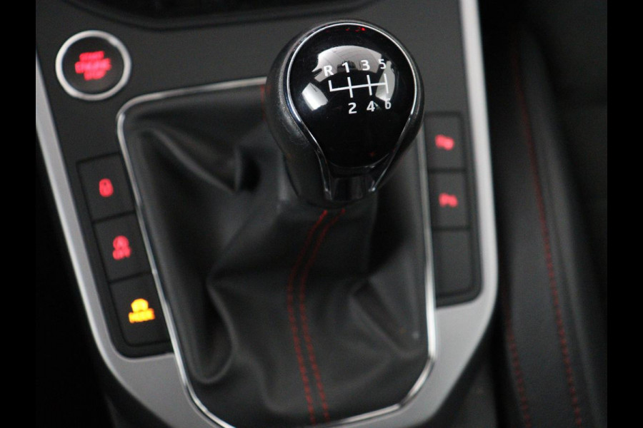 Seat Arona 1.0 TSI FR Intens Plus | Stoelverwarming | Leder/Alcantara | Adaptive cruise | Camera | Virtual Cockpit | Carplay | Navigatie | Keyless | Full LED | Dodehoek detectie | Climate control | Park Assist