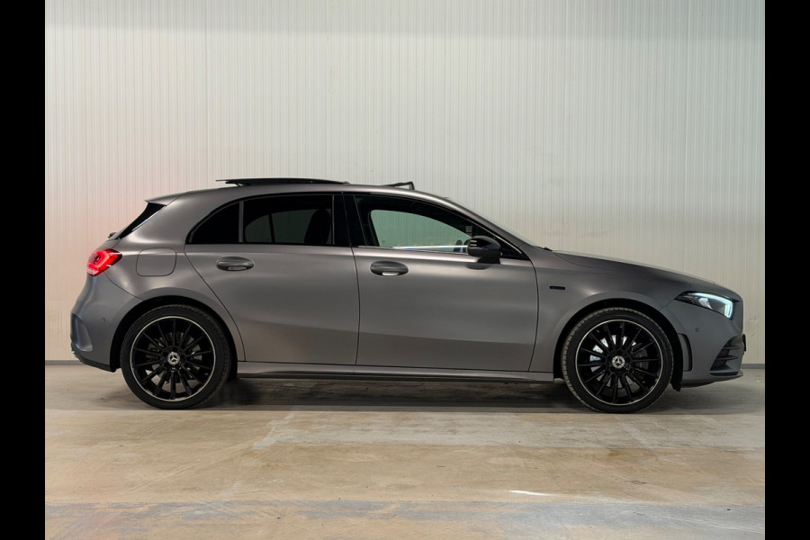 Mercedes-Benz A-Klasse Mercedes-Benz A-klasse 250 e AMG Line | PANO | NIGHT | 360 CAMERA | BURMESTER