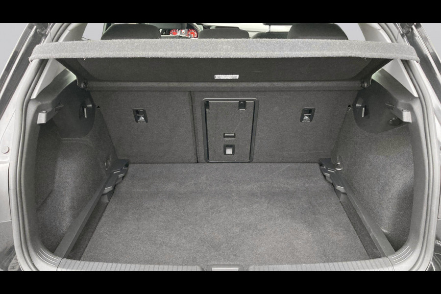 Volkswagen Golf 1.5 TSI Style Trekhaak Navigatie Full-LED Pdc Acc Android/Carplay