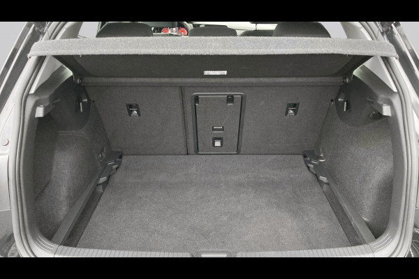 Volkswagen Golf 1.5 TSI Style Trekhaak Navigatie Full-LED Pdc Acc Android/Carplay