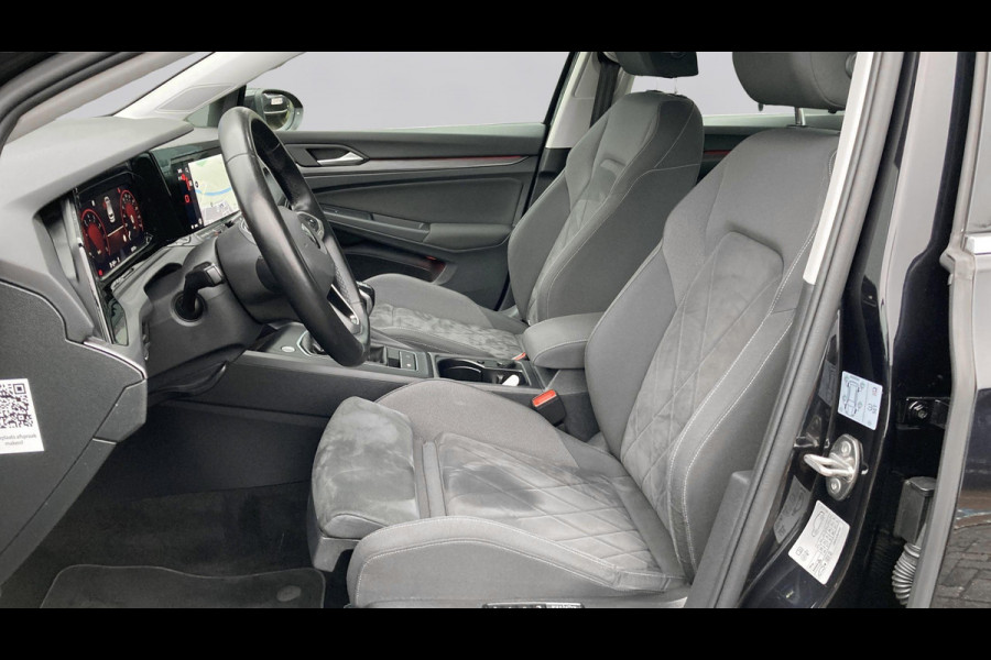 Volkswagen Golf 1.5 TSI Style Trekhaak Navigatie Full-LED Pdc Acc Android/Carplay