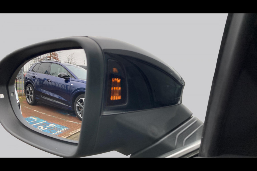 Volkswagen Golf 1.5 TSI Style Trekhaak Navigatie Full-LED Pdc Acc Android/Carplay