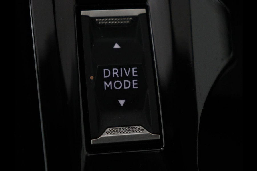 Peugeot e-2008 EV Allure 50 kWh | SOH 91% | 3 Fase | Half leder | Carplay | Camera | Full LED | Navigatie | Climate control | Parkeerhulp | Cruise control | Bluetooth