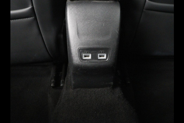 Peugeot e-2008 EV Allure 50 kWh | SOH 91% | 3 Fase | Half leder | Carplay | Camera | Full LED | Navigatie | Climate control | Parkeerhulp | Cruise control | Bluetooth