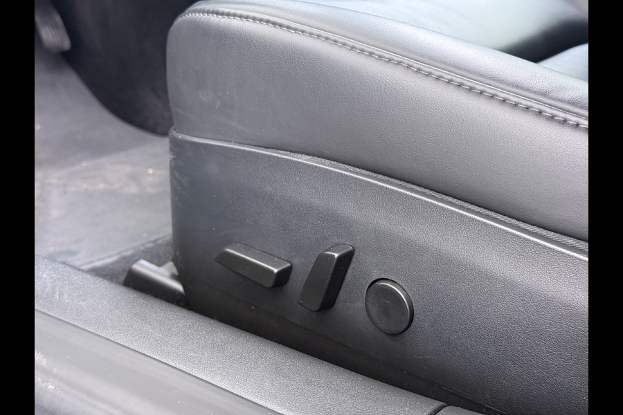 Tesla Model 3 RWD SR plus Soh 92% LFP Accu Trekhaak AutoPilot Leder Panoramadak Adaptive-Cruise Camera's Elektr.-Stuur+Stoelen+Spiegels+Geheug Navi LED DAB Voorverwarmen Keyless One-Pedal-Drive Lmv 18" SOH 92% 1e Eigenaar Origineel Nederlandse Auto 1.000kg Trekvermogen