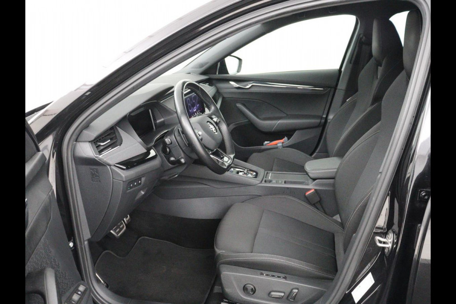 Škoda Octavia 1.4 TSI iV PHEV Sportline | Head-Up | Adaptive Cruise | Carplay | Stoelverwarming | Side Assist | Memory | Navigatie | Full LED | Sfeerverlichting | Canton Sound | PHEV | Plug In