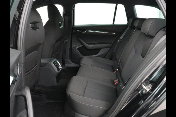 Škoda Octavia 1.4 TSI iV PHEV Sportline | Head-Up | Adaptive Cruise | Carplay | Stoelverwarming | Side Assist | Memory | Navigatie | Full LED | Sfeerverlichting | Canton Sound | PHEV | Plug In