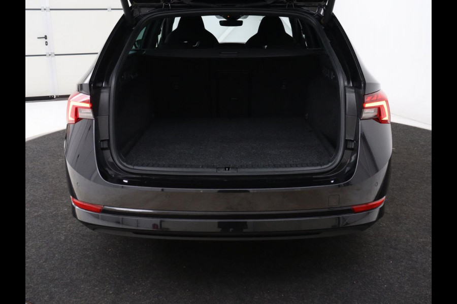 Škoda Octavia 1.4 TSI iV PHEV Sportline | Head-Up | Adaptive Cruise | Carplay | Stoelverwarming | Side Assist | Memory | Navigatie | Full LED | Sfeerverlichting | Canton Sound | PHEV | Plug In