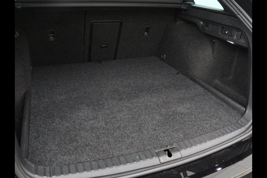 Škoda Octavia 1.4 TSI iV PHEV Sportline | Head-Up | Adaptive Cruise | Carplay | Stoelverwarming | Side Assist | Memory | Navigatie | Full LED | Sfeerverlichting | Canton Sound | PHEV | Plug In