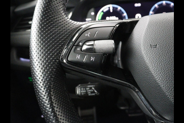 Škoda Octavia 1.4 TSI iV PHEV Sportline | Head-Up | Adaptive Cruise | Carplay | Stoelverwarming | Side Assist | Memory | Navigatie | Full LED | Sfeerverlichting | Canton Sound | PHEV | Plug In