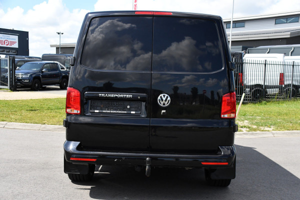 Volkswagen Transporter 2.0 TDI L2H1 32 DC Bulli Virtual, Adaptieve Cruise, Carplay, LED, 150PK, Stoelverwarming, Trekhaak, 2 x Schuifdeur, Standkachel, Uniek!
