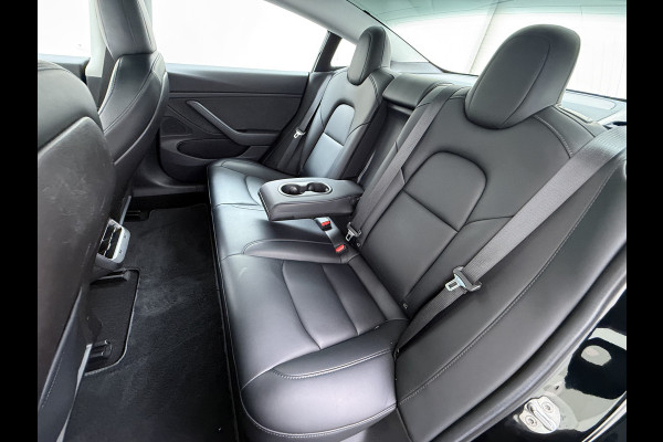 Tesla Model 3 SR+ 60kWh 325PK AutoPilot Leer PanoramaDak Adaptive Cruise Lmv 18" Camera's Elektr.-Stuur+Stoelen+Spiegels+Geheugen+Easy-Entry+V Soh 81% Ecc Navi Led DAB Voorverwarmen interieur via App Keyless One-Pedal-Drive Origineel Nederlandse Auto 1584kg licht! slechts 67 euro belasting p/m