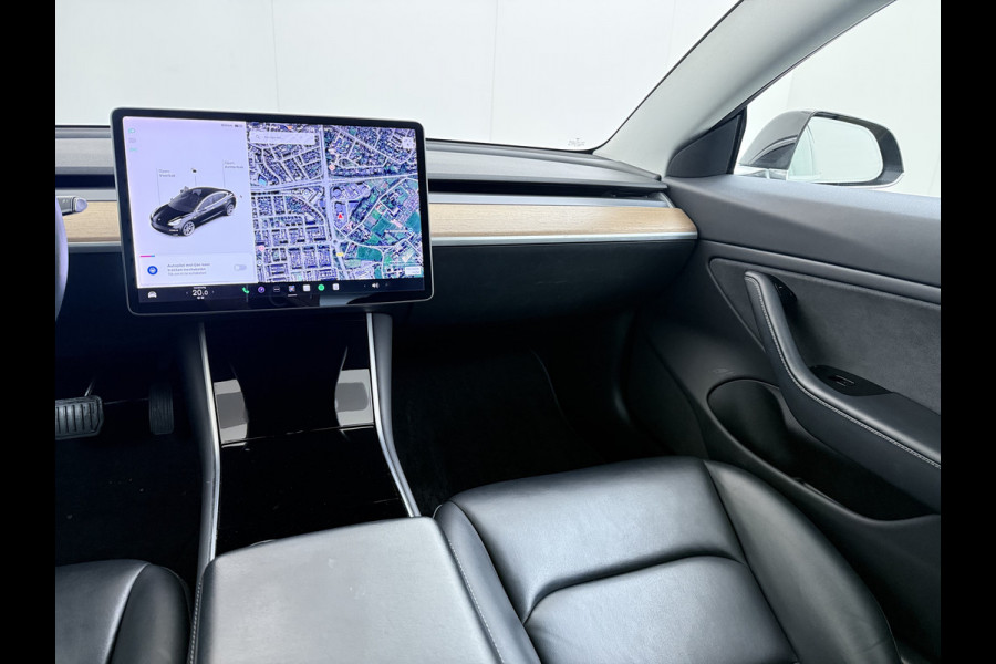 Tesla Model 3 SR+ 60kWh 325PK AutoPilot Leer PanoramaDak Adaptive Cruise Lmv 18" Camera's Elektr.-Stuur+Stoelen+Spiegels+Geheugen+Easy-Entry+V Soh 81% Ecc Navi Led DAB Voorverwarmen interieur via App Keyless One-Pedal-Drive Origineel Nederlandse Auto 1584kg licht! slechts 67 euro belasting p/m