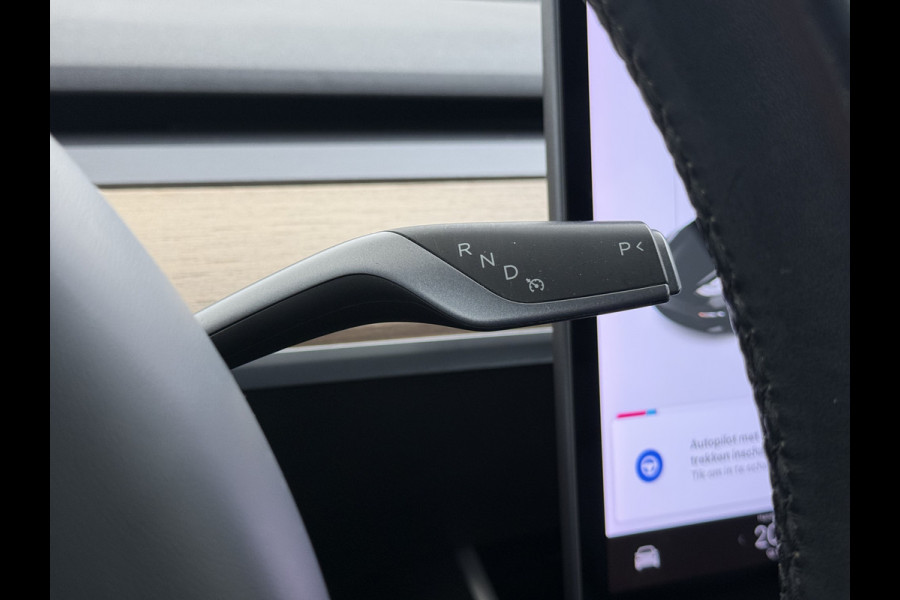 Tesla Model 3 SR+ 60kWh 325PK AutoPilot Leer PanoramaDak Adaptive Cruise Lmv 18" Camera's Elektr.-Stuur+Stoelen+Spiegels+Geheugen+Easy-Entry+V Soh 81% Ecc Navi Led DAB Voorverwarmen interieur via App Keyless One-Pedal-Drive Origineel Nederlandse Auto 1584kg licht! slechts 67 euro belasting p/m