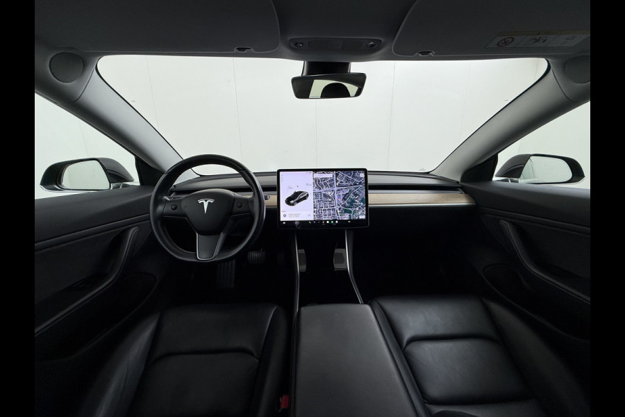 Tesla Model 3 SR+ 60kWh 325PK AutoPilot Leer PanoramaDak Adaptive Cruise Lmv 18" Camera's Elektr.-Stuur+Stoelen+Spiegels+Geheugen+Easy-Entry+V Soh 81% Ecc Navi Led DAB Voorverwarmen interieur via App Keyless One-Pedal-Drive Origineel Nederlandse Auto 1584kg licht! slechts 67 euro belasting p/m