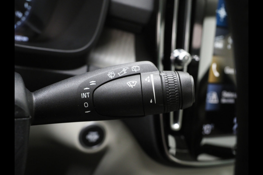 Volvo XC40 1.5 T5 Recharge Inscription | Panoramadak | Leder | Keyless | Virtual | DAB | Cruise | LED | Carplay