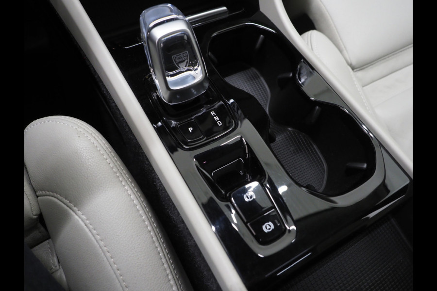 Volvo XC40 1.5 T5 Recharge Inscription | Panoramadak | Leder | Keyless | Virtual | DAB | Cruise | LED | Carplay