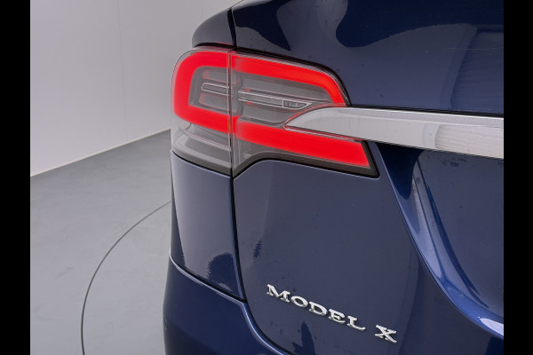 Tesla Model X 100D 20" Trekhaak Leder Luchtvering Adaptive Cruise AutoPilot Panoramadak Vleugeldeuren Camera's Elektr.Stoelen/Stuur+Verwarmd+G Adaptieve koplampen Lmv 20" Led Elektr.-Achterklep Bordherkenning Verwarmde Sproeiers-bladen Carbon Sentry Mode Valet mode 2250 kg Trekvermogen! € 124.700 nieuw !
