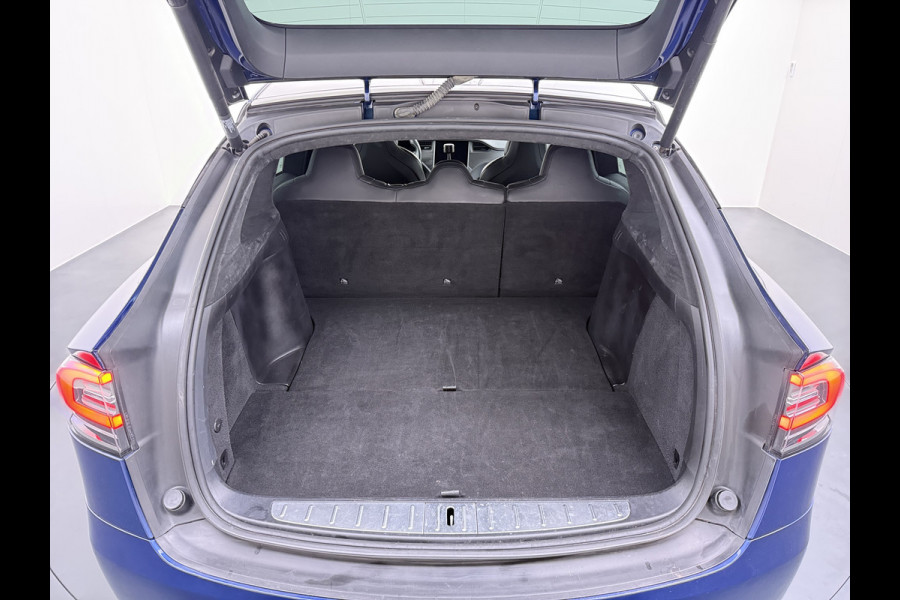 Tesla Model X 100D 20" Trekhaak Leder Luchtvering Adaptive Cruise AutoPilot Panoramadak Vleugeldeuren Camera's Elektr.Stoelen/Stuur+Verwarmd+G Adaptieve koplampen Lmv 20" Led Elektr.-Achterklep Bordherkenning Verwarmde Sproeiers-bladen Carbon Sentry Mode Valet mode 2250 kg Trekvermogen! € 124.700 nieuw !