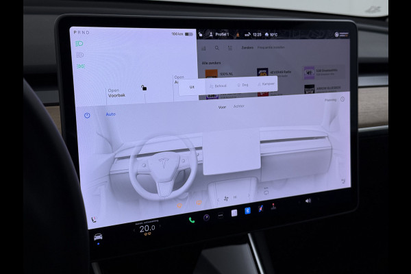 Tesla Model 3 RWD SR plus 325PK LFP Accu Trekhaak AutoPilot Leder Panoramadak Adaptive-Cruise Camera's Elektr.-Stuur+Stoelen+Spiegels+Geheugen Navi LED DAB Voorverwarmen Keyless One-Pedal-Drive Lmv 18" SOH 89% 1.000KG Trekgewicht 1e Eigenaar Origineel Nederlandse Auto Fabrieks Garantie op Accu en Motor tot 14-12-2028/160.000km