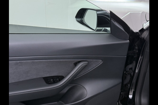 Tesla Model 3 RWD SR plus 325PK LFP Accu Trekhaak AutoPilot Leder Panoramadak Adaptive-Cruise Camera's Elektr.-Stuur+Stoelen+Spiegels+Geheugen Navi LED DAB Voorverwarmen Keyless One-Pedal-Drive Lmv 18" SOH 89% 1.000KG Trekgewicht 1e Eigenaar Origineel Nederlandse Auto Fabrieks Garantie op Accu en Motor tot 14-12-2028/160.000km