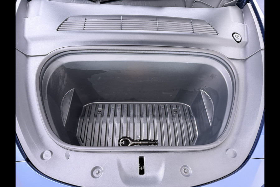 Tesla Model Y Long Range AWD 514pk SOH 92% Trekhaak Warmtepomp Leder Panoramadak Matrix-LED Autopilot Elektr.Stuur+Stoel+Verwarmd Navi Ecc Pre Camera's Elektr.AchterKlep Parkeer Assistent Sentry-Mode Privacyglas Bluetooth Dodehoek detector Connected services 1e Eigenaar 1.600KG Trekgewicht Fabrieksgarantie tot 27-6-2027 Garantie op Accu en Motoren 27-6-2031/192.000km