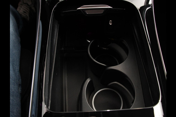 Mercedes-Benz GLC 300e 4MATIC AMG Line | Navigatie | Cruise Control | Parkeersensoren | Stoelverwarming | Matrix LED-koplampen | Virtual Cockpit | Surround-systeem Burmester | Inductielader