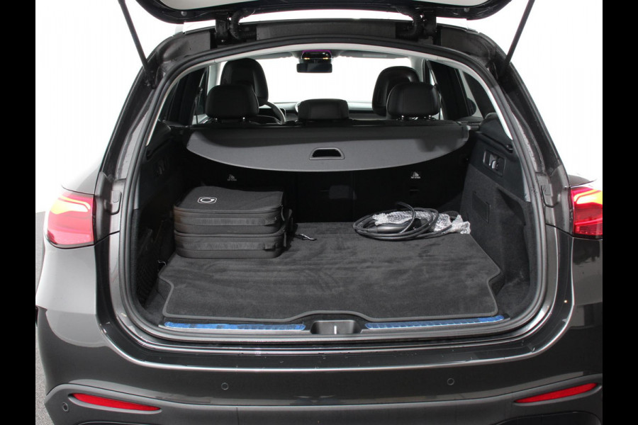 Mercedes-Benz GLC 300e 4MATIC AMG Line | Navigatie | Cruise Control | Parkeersensoren | Stoelverwarming | Matrix LED-koplampen | Virtual Cockpit | Surround-systeem Burmester | Inductielader