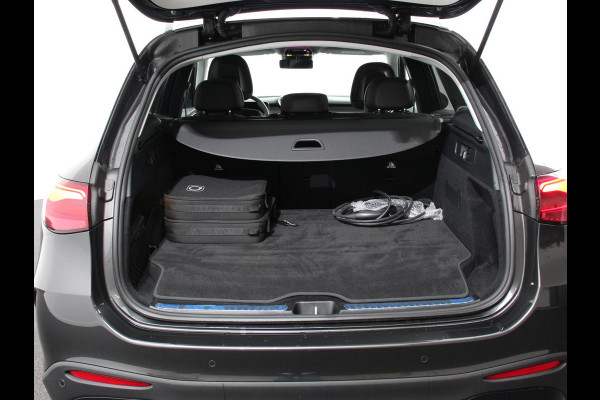 Mercedes-Benz GLC 300e 4MATIC AMG Line | Navigatie | Cruise Control | Parkeersensoren | Stoelverwarming | Matrix LED-koplampen | Virtual Cockpit | Surround-systeem Burmester | Inductielader