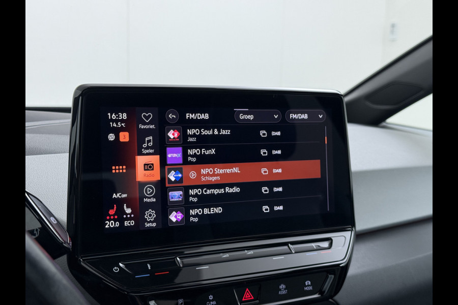 Volkswagen ID.3 First MAX 62kWh SOH 90% Panoramadak Ergo Active Stoelen Navi Pro Ecc Adap.Cruise Heads-Up Display Camera Pdc Lmv 20" Apple Carplay Android Auto Origineel Nederlandse Auto Zeer luxe uitvoering